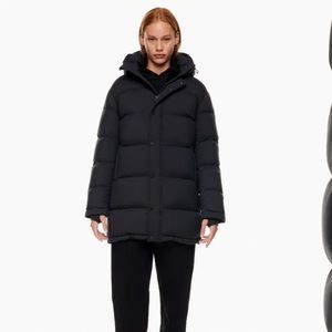 ARITZIA- Black superpuff mid, size M